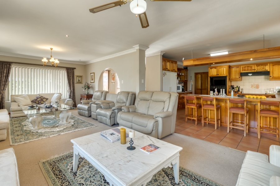 3 Bedroom Property for Sale in Die Wingerd Western Cape